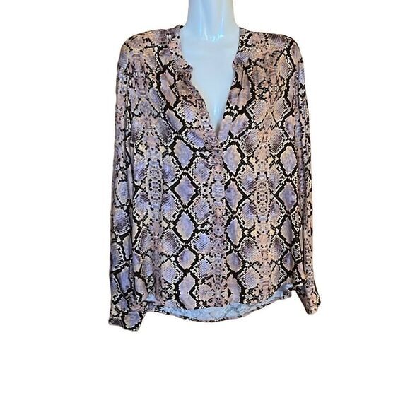 Chaser Women’s Blouse Size Small Denver Python Print Long Sleeve NWT $98 MSRP - Picture 7 of 10